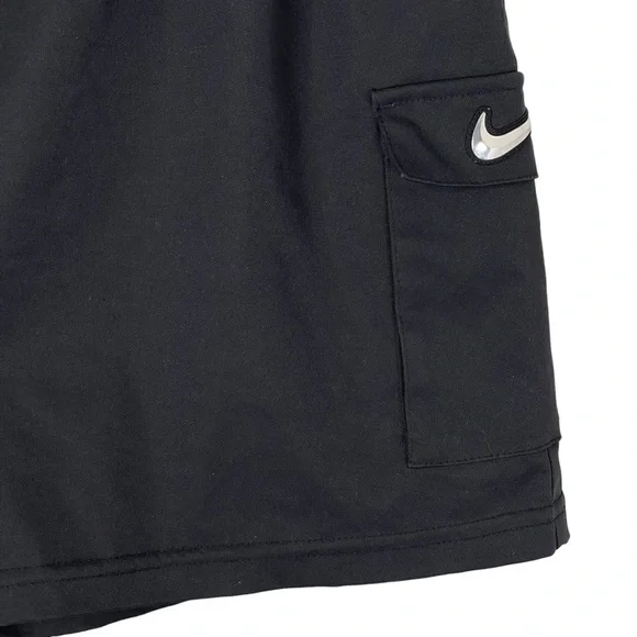 Nike Cargo Shorts Womens Medium Utility Streetwear Gorpcore Techwear Sporty - Picture 4 of 8